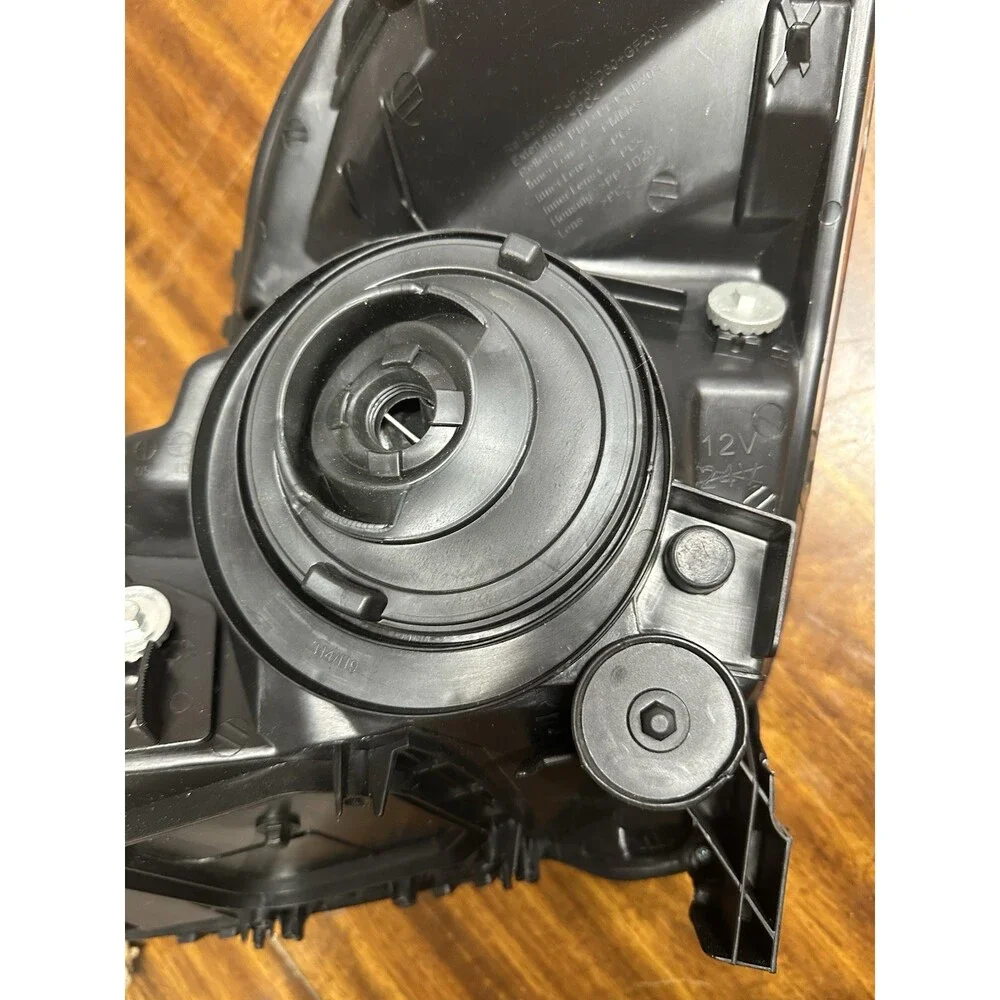 Car Headlight Assembly 12V Replacement Lamp Housing Auto Light
